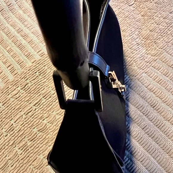 Gucci “Jackie” Vintage Bag.  Brown suede, bamboo handle, and rare crab clasp. - Picture 9 of 12